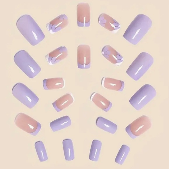 🍒🍒 Lavender Floral Nail Set - Picture 3 of 6